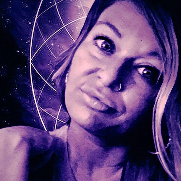 Meet your Posher, Tina - Picture 13 of 16